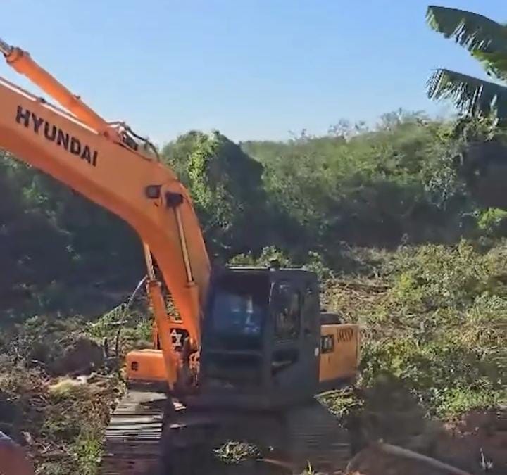 Após denúncia de crime ambiental, maquinário e suspeitos são apreendidos 